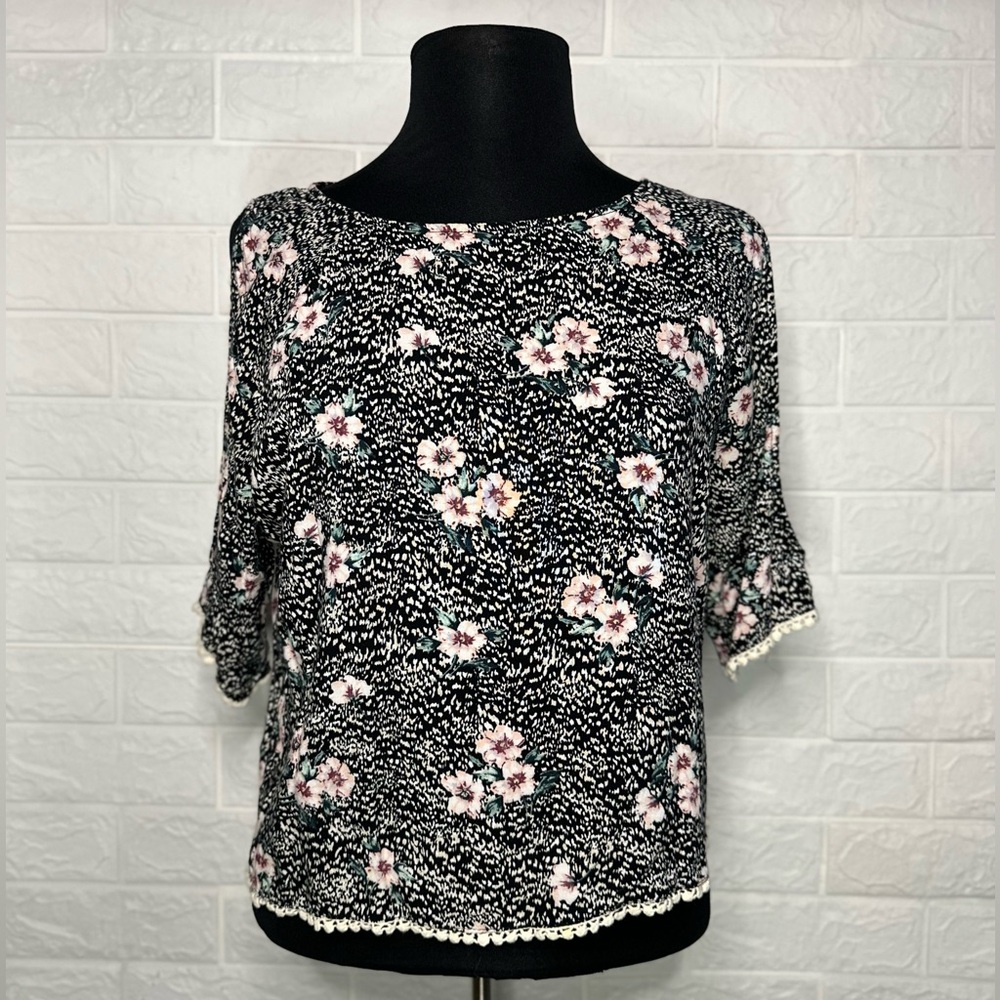 Floral Print Lace‑Trim Top